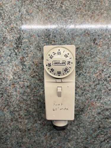 Hot water tank thermostat - hot,