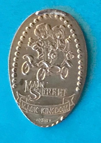 Mickey minnie main - main, street