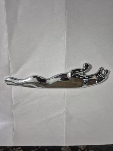 Pouncing jaguar bootlid badge - pouncing,
