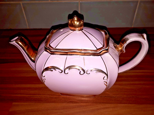 Antique pink with gold gilding - with,