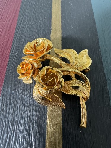 Vintage corocraft gold tone - vintage,