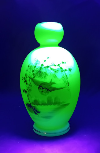 Lovely little vintage opaque - lovely,