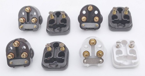 Bakelite 3 pin plug - x,