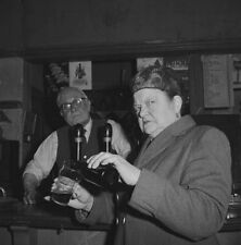 VIOLET CARSON - ARTHUR LESLIE - CORONATION STREET - 8" x 8" b/w Photo 1960's