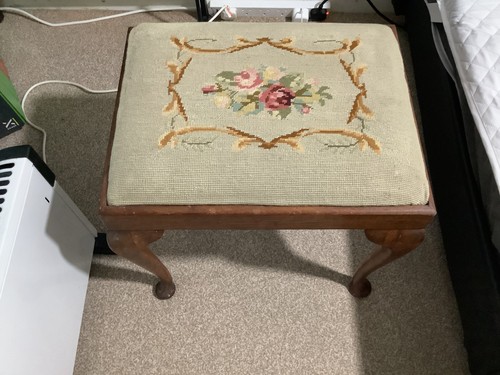 Queen ann leg stool with - queen,