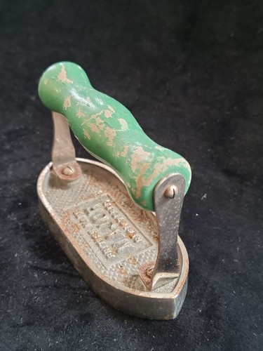 Antique rare flat iron - antique,