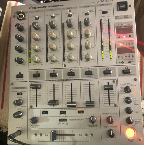 Pioneer djm 600 - pioneer, comes