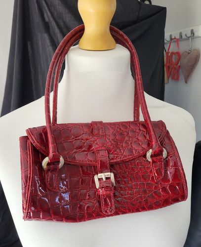 Next red croc - croc, top