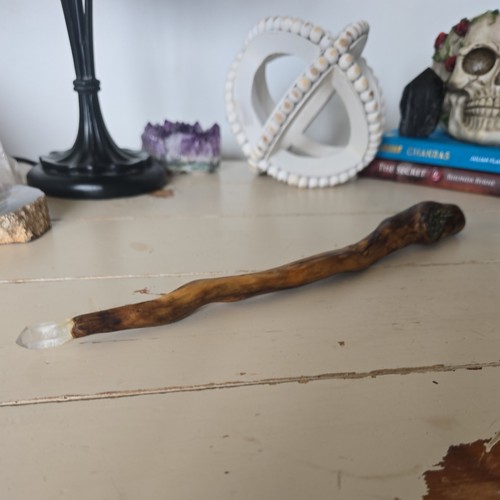 Witches wand crystals - witches, wand/crystals/altar