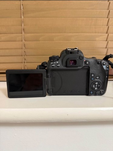 Canon eos 77d mp digital - 24.2,