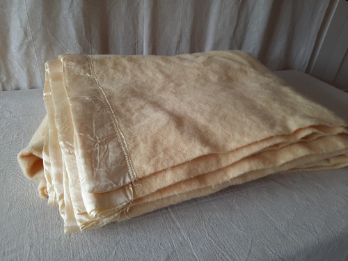 Vintage wool creamy - creamy, yellow