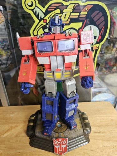 2006 optimus prime masterpiece - optimus,