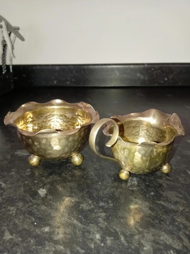 Epns scalloped design creamer - scalloped,