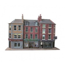 Low relief pub & shops - OO/HO