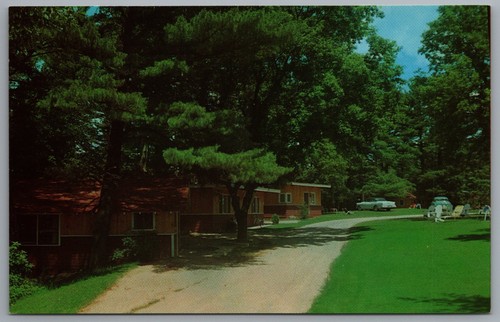 Lake delton wisconsin lakeside - lake,