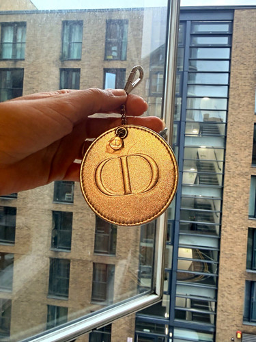 Dior logo round gold - dior,
