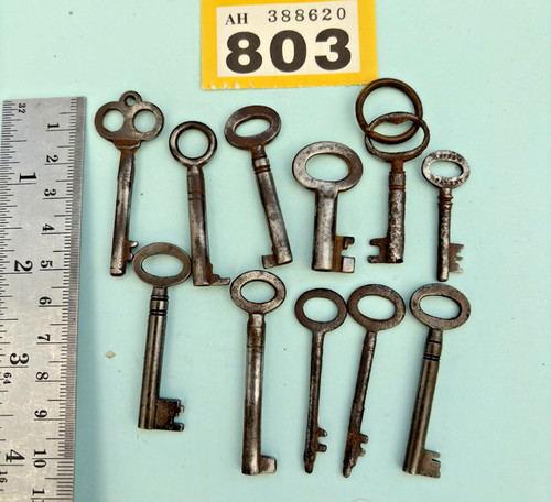 Small vintage keys suitable - 11,