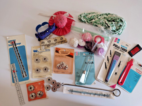 Vintage sewing notions - vintage, mixed