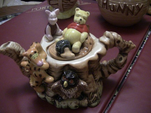 Winnie the pooh medium teapot - winnie,