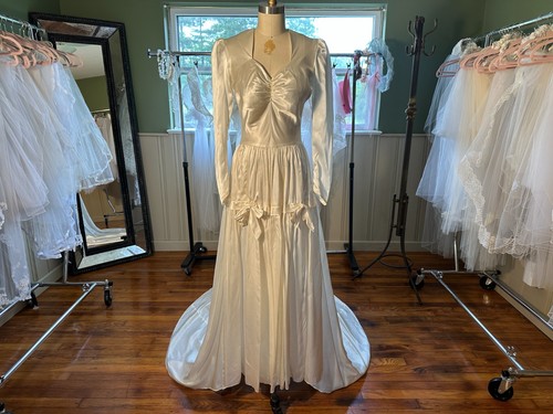 Vintage 1940s ivory - vintage,