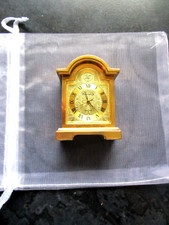 Vintage Wellington Tempus Fugit Miniature Quartz Clock Golden Working cond.    S