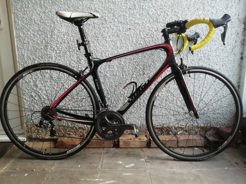Giant carbon road bike - road,