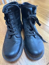 Reiker womens Black lace up