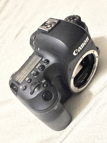 Canon eos mark dslr body - ii,
