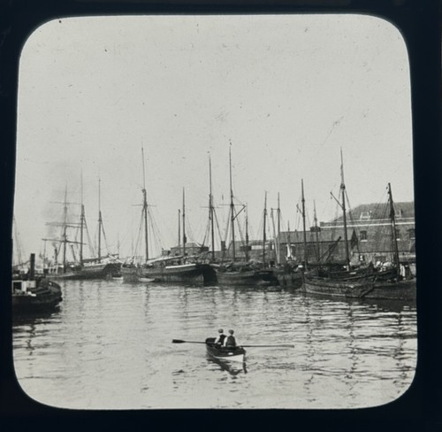 Port harbour portsmouth - harbour.,