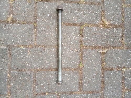 Rear wheel axle - , quick