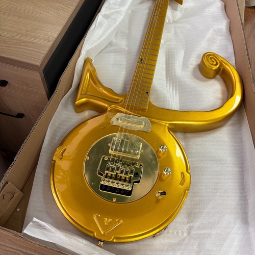 Gold love symbol prince - love,