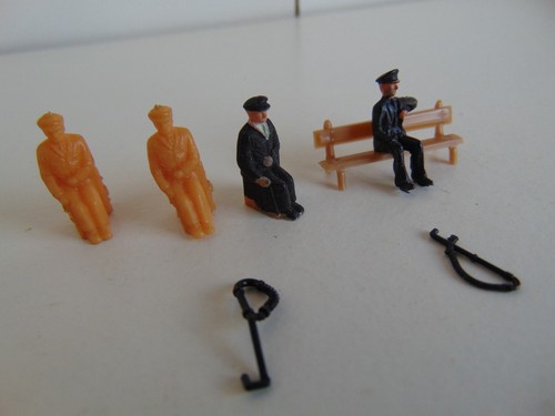 Model railway figures bench - figures,,