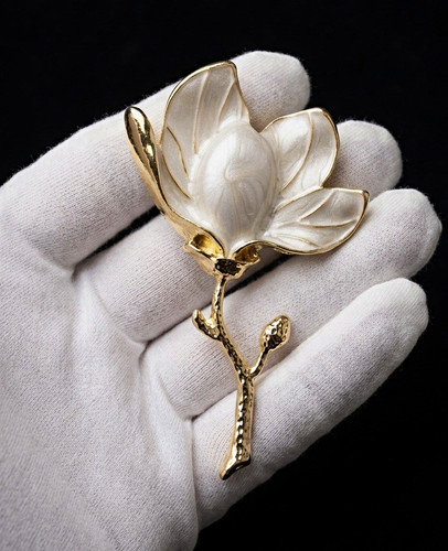 White magnolia flower brooch - white,