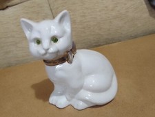 Cat ornament, ceramic white