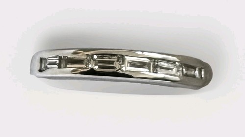 Stunning 18ct white gold - white,