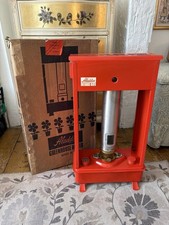 VINTAGE ALADDIN 23 PARAFFIN