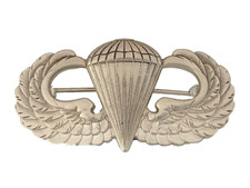 WW2 STYLE American U.S. Army Paratrooper metal jump wings badge. F/size pin back