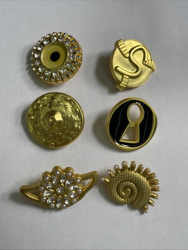 Gold tone quirky - 6, x