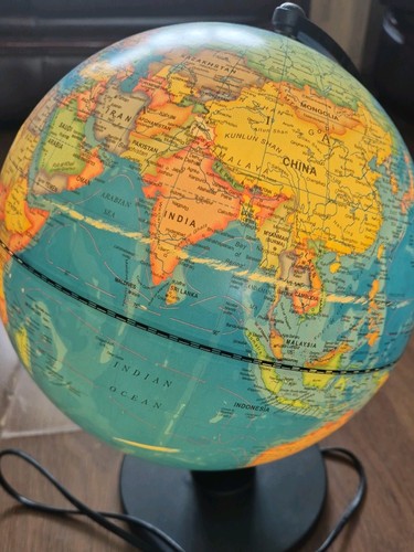 Rotating world globe - rotating,