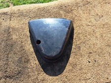 SUZUKI GS250T GS 250 T RIGHT SIDE PANEL FAIRING INFILL TRIM COVER 47111 44211