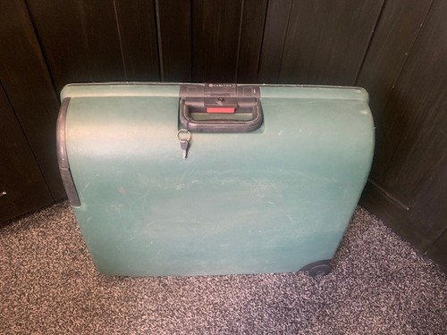 Carlton medium green - medium, hardshell