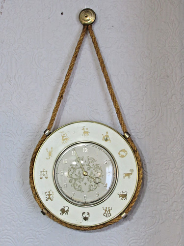 Good vintage hour - vintage,