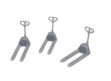 OO Gauge 3 Pallet Trucks Model