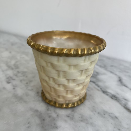 Royal worcester pottery small - royal,