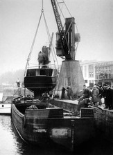 A boat unloaded barge crane harbor October 31 1934 Bristol United - Old Photo