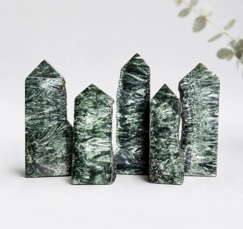 Rare seraphinite obelisk tower - obelisk,