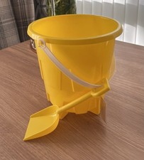 Children’s Yellow Sandcastle Shaped Bucket And Spade New With Tags