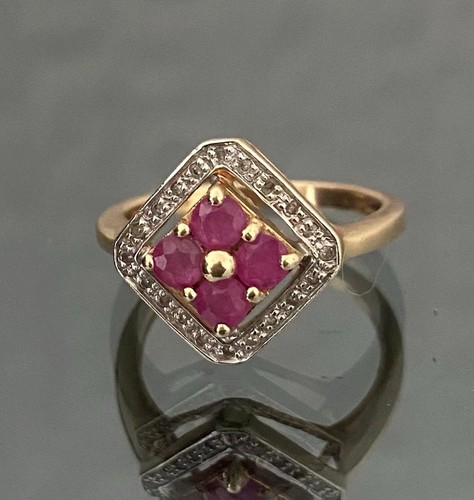 Vintage 9ct ruby diamond - &,