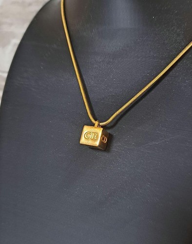 Christian dior logo cube - cd,