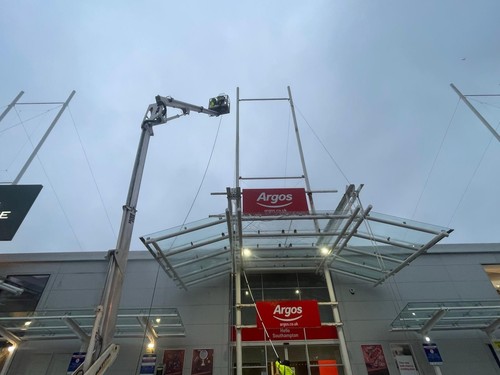 Cherry picker hire - picker,